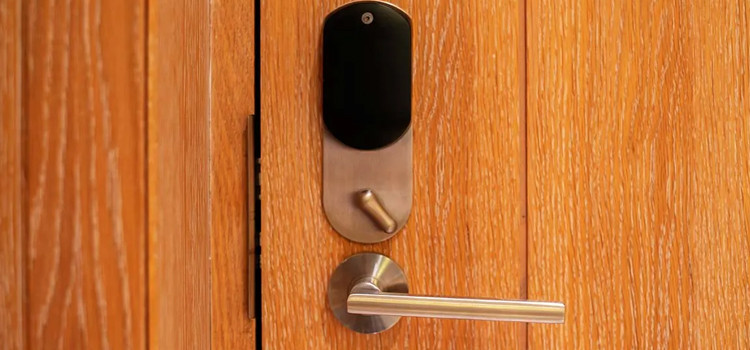 Automatic Locking Door Knob Burkhome